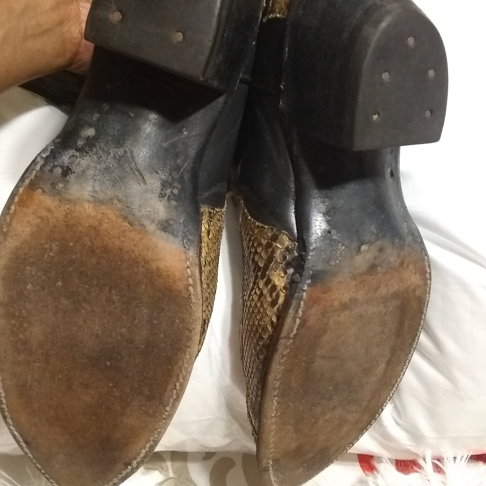 Boots - Picture 3 of 11